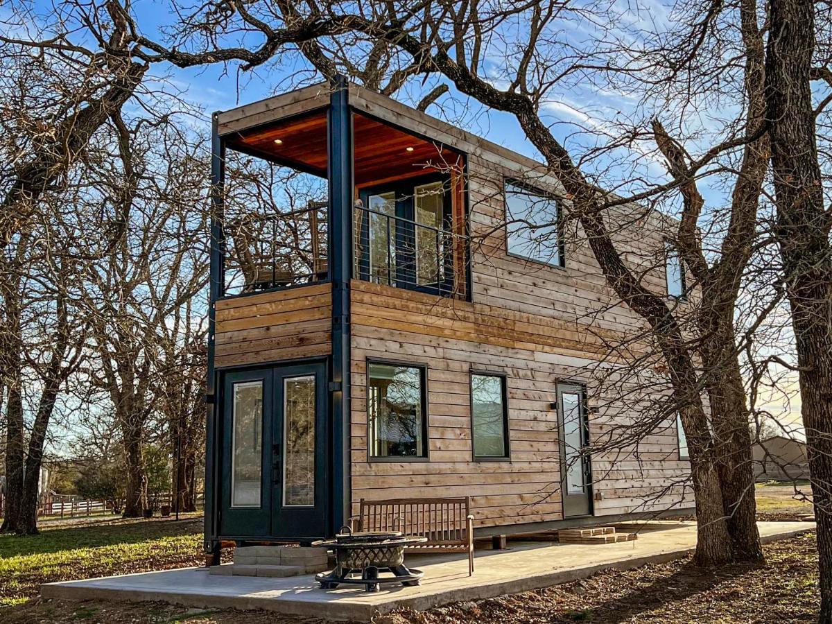 New The Flagship 2 Story Container Home واكو المظهر الخارجي الصورة